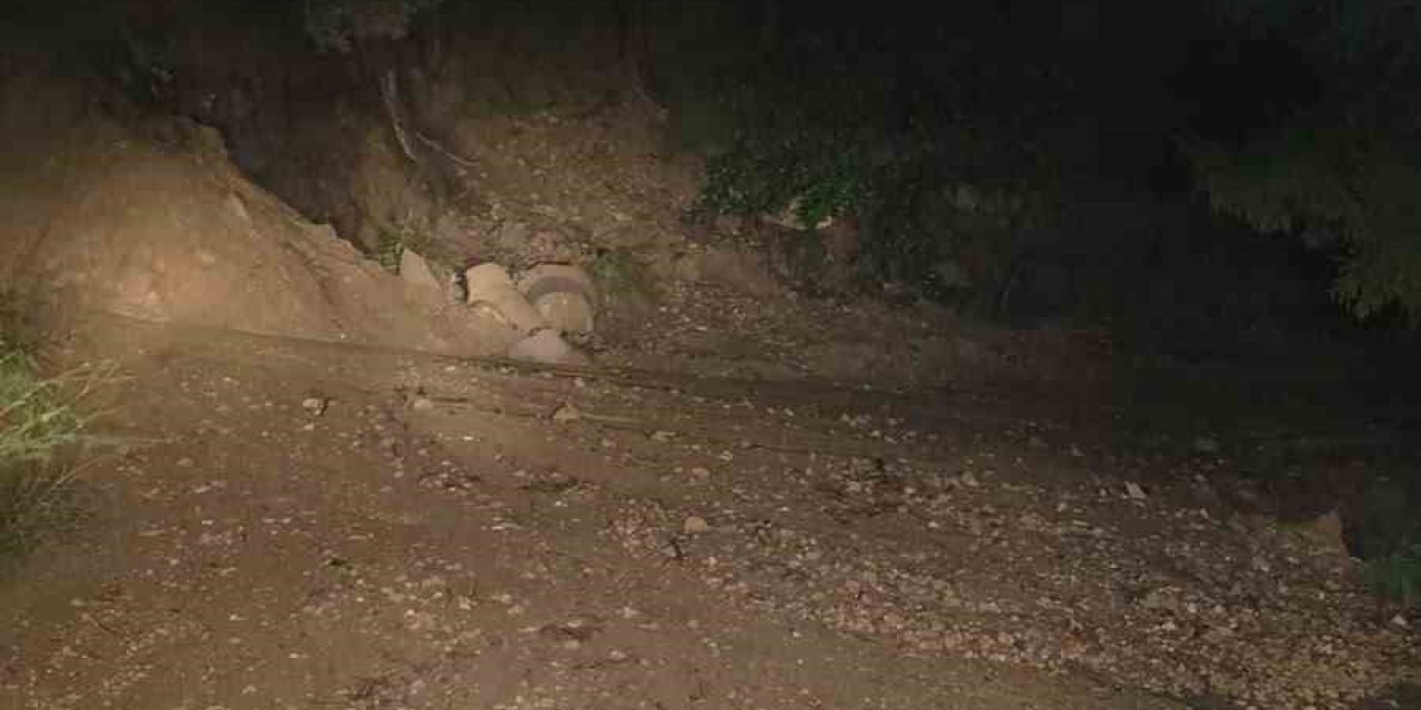 Artvin-şavşat Karayolunda Heyelan