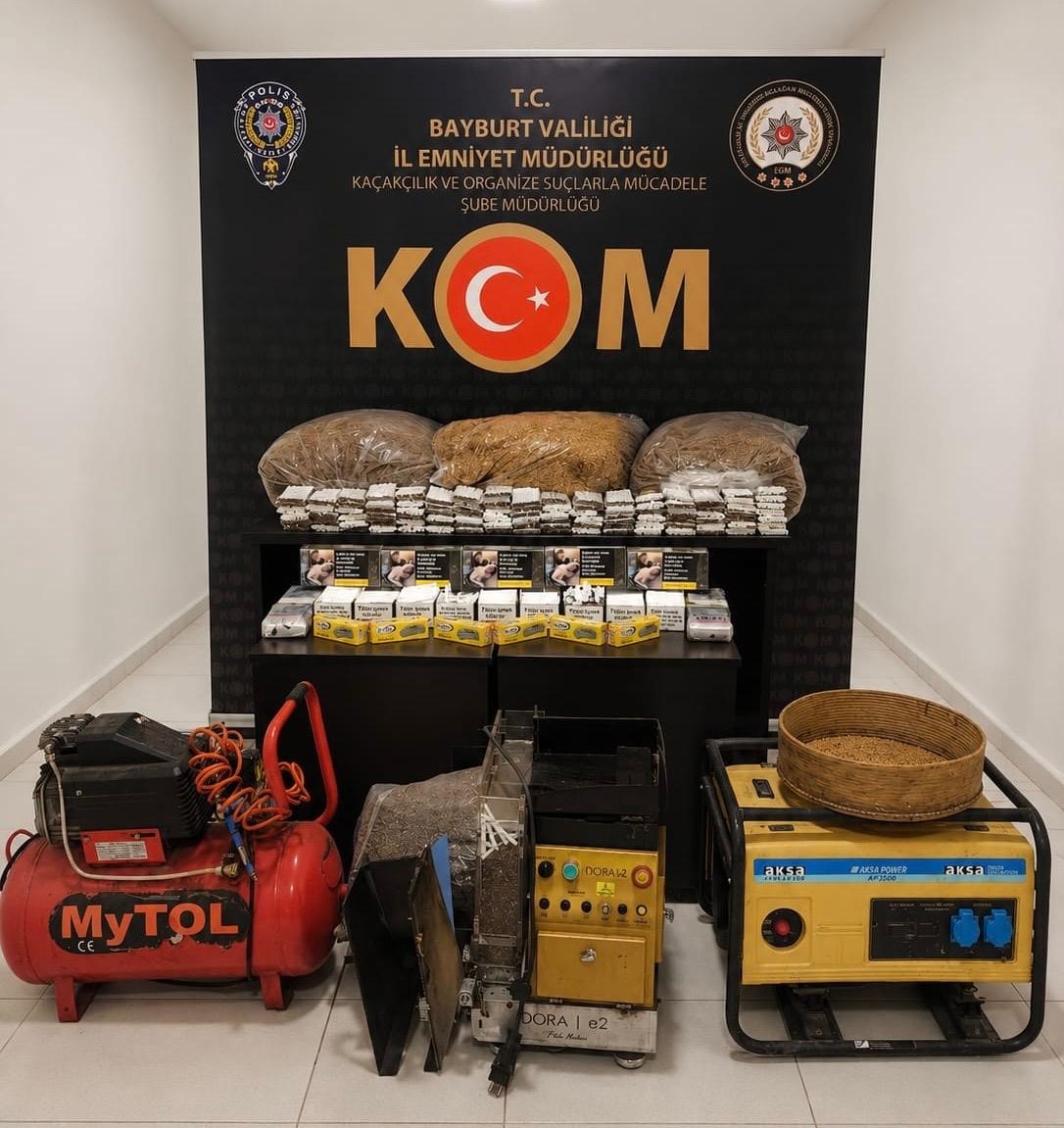 Bayburt’ta 38 Kilo Açık Tütün Ve 18 Bin 240 Makaron Ele Geçirildi