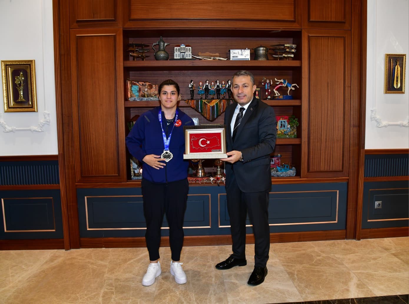 Avrupa Şampiyonu Bayan Millî Boksörleri Kabul Etti
