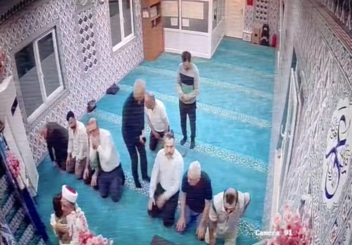 5 Yaşındaki Altan’dan Cami İmamına Duygu Dolu Kavuşma