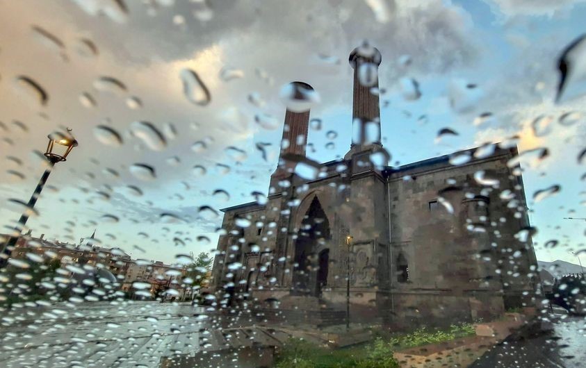 Meteorolojiden Erzurum’un 8 İlçesi İçin ’sarı Kodlu’ Kuvvetli Yağış Uyarısı: Sel Ve Su Baskınlarına Dikkat