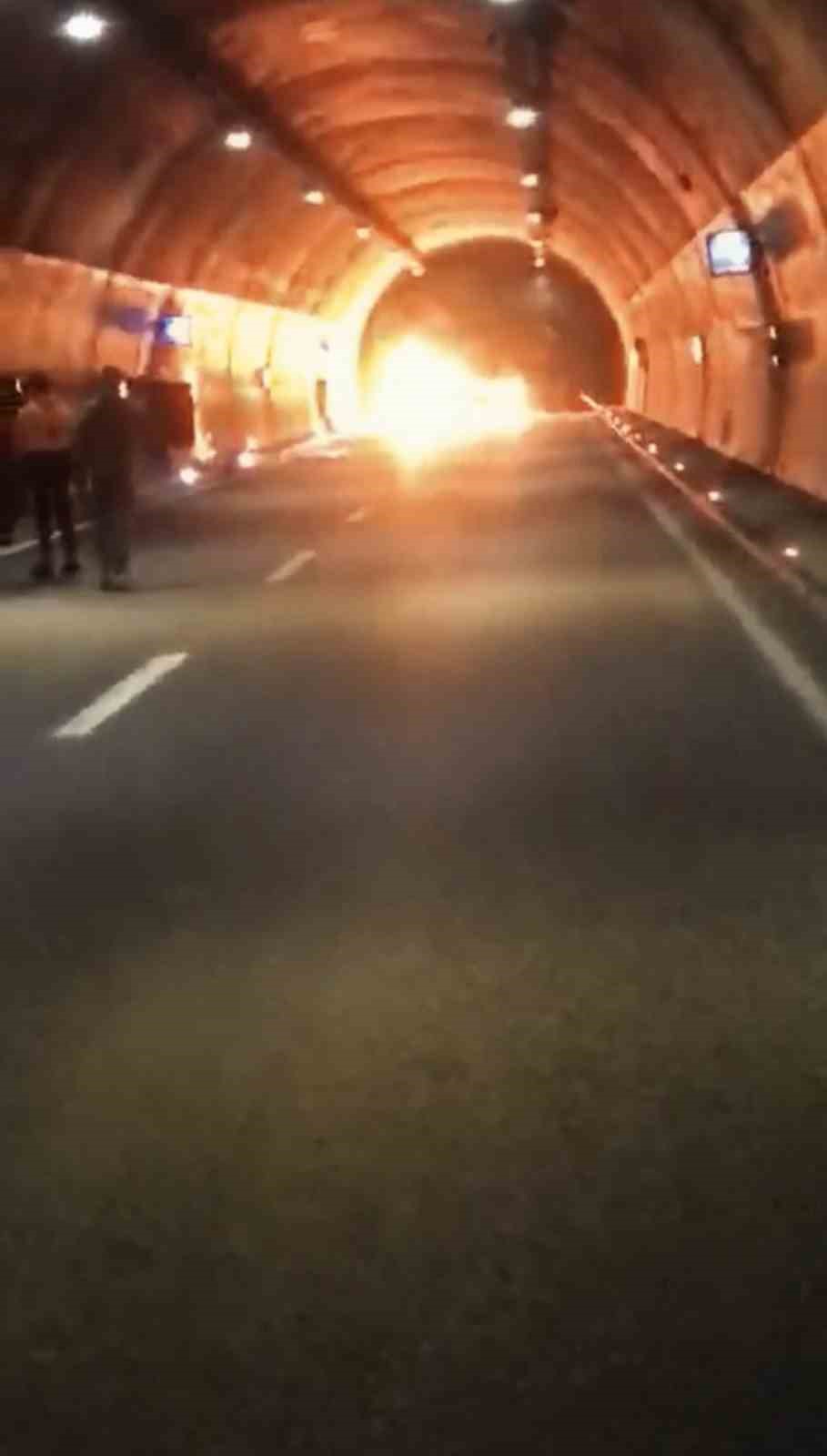Trabzon’un Maçka İlçesindeki T2 Tüneli’nde Kaza Sonrası Yangın Çıktı: 1 Ölü