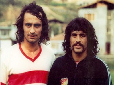 Hayatını kaybeden efsane futbolcu kadir özcan'ın başarılarla dolu kariyeri
