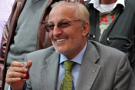 Ak parti rize milletvekili nusret bayraktar beyin kanaması şüphesi ile hastaneye kaldırıldı