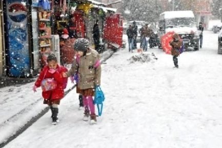 Kar tatili devam ediyor
