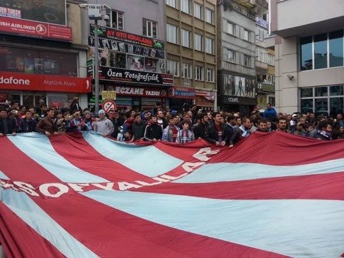 Trabzonspor taraftarı ayaklandı!