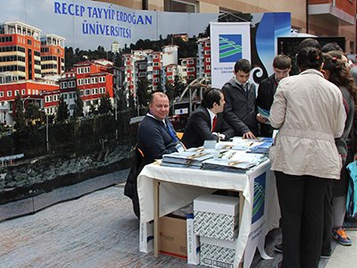 Rteü bursla öğrenci arıyor