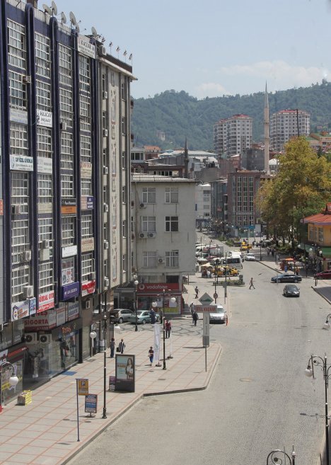 Sıcaklık Rize’de Caddeleri Boşalttı