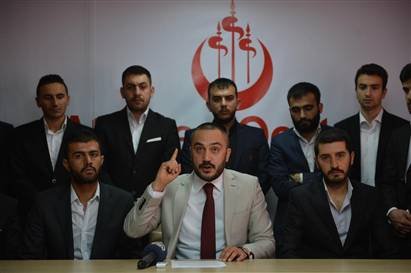 Mustafa destici fena sıkıştı