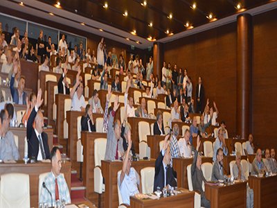 Büyükşehir meclisinde isim tartışması
