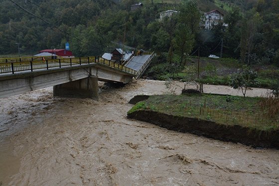 Trabzon'da Köprü Çoktu