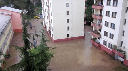 Rize`deki Bu Okul Risk Altında