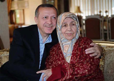Anne Erdoğan İçin Rize'de Mevlid Okutulacak