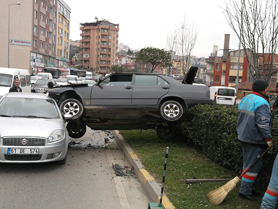 Trabzon'da Görenleri Hayrete Düşüren Kaza
