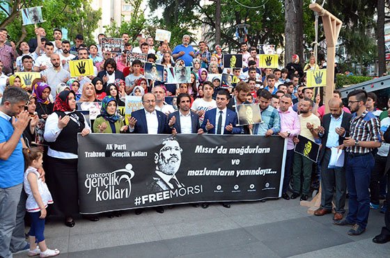 Mursi’ye idam kararı trabzon’da protesto edildi