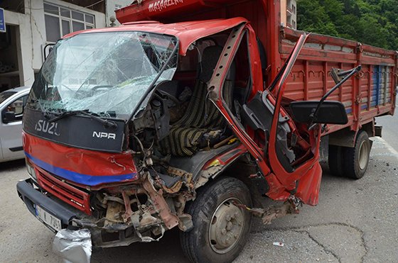 Trabzon’da trafik kazası: 2 yaralı