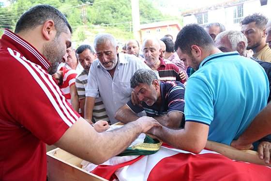 Artvin'de Selde Hayatını Kaybedenler Toprağa Veriliyor