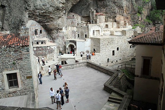 Sümela Manastırı Geçici Süre İle Ziyarete Kapatılacak