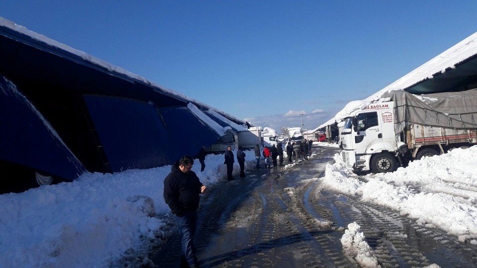 Rizede Sebze halinde çatı çöktü