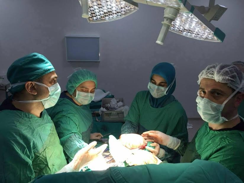 Hastanın Karnından 2 Kilogramlık Kitle Çıktı