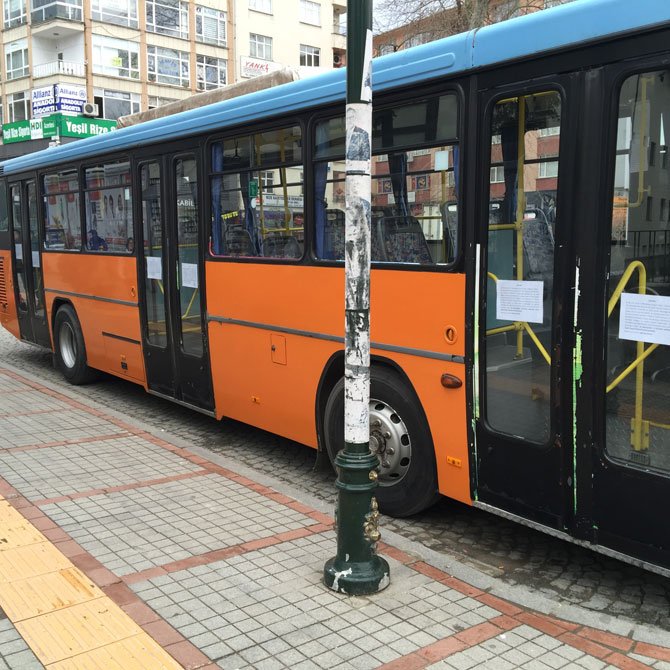 Rize Trabzon Belediye Otobüs Seferleri Durduruldu