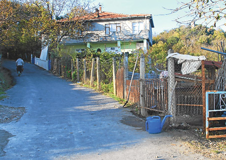 Bu sokağa giriş ‘özel kimlikle’