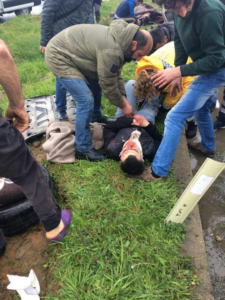 Rize'de itfaiye aracı Gürcü plakalı minibüsle çarpıştı: 1 ölü, 6 yaralı