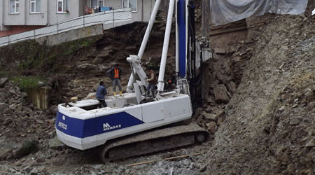 Rize`de İnşaatta Çökme Korkuttu