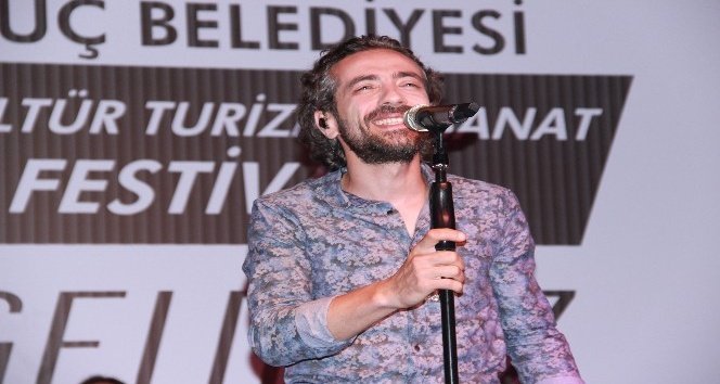 Gülüç’te Resul Dindar hayranlarını coşturdu