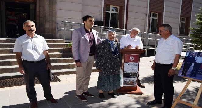 15 Temmuz fotoğraf sergisinde Fatma Nine duygulandırdı