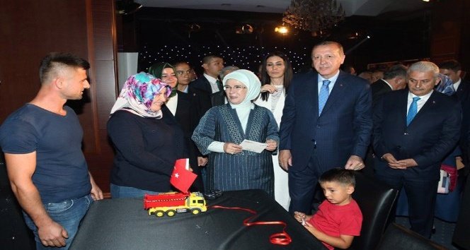 Erdoğan’dan 15 Temmuz’un sembolü minik Utku Enes’e özel ilgi