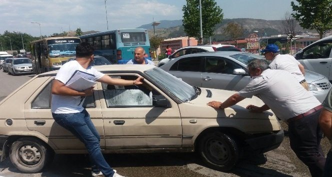 Seyir halindeki otomobilde yangın