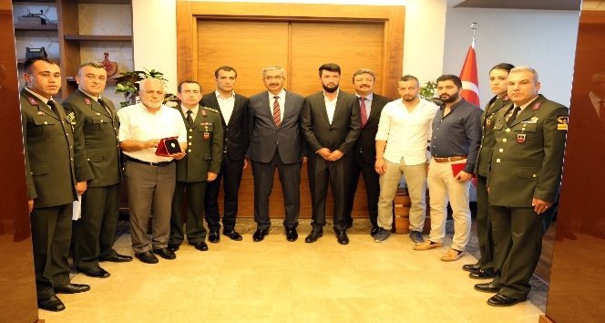 Gazilerden, ülkeyi bölmeye çalışan teröristlere mesaj