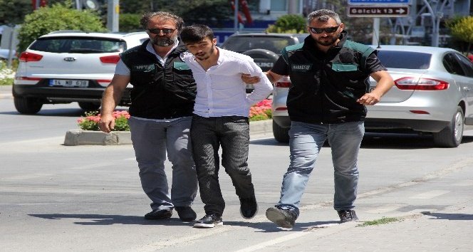 Uyuşturucuyla yakalanan genç gözaltına alındı