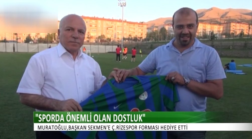 MURATOĞLU, BAŞKAN SEKMEN’E ÇAYKUR RİZESPOR FORMASI HEDİYE ETTİ