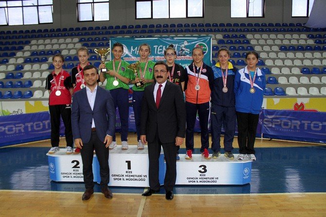 Masa Tenisi Yıldızlar Türkiye Şampiyonası Rize’de Yapıldı