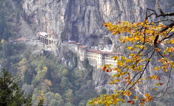 Sümela Manastırı'nda gizli geçit ve şapel keşfedildi