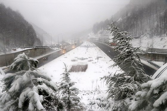 Bolu Dağı'nda yoğun kar yağışı