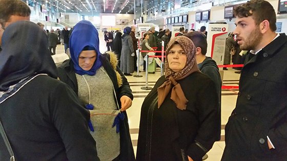 Şehit Eren Bülbül'ün annesi umreye uğurlandı
