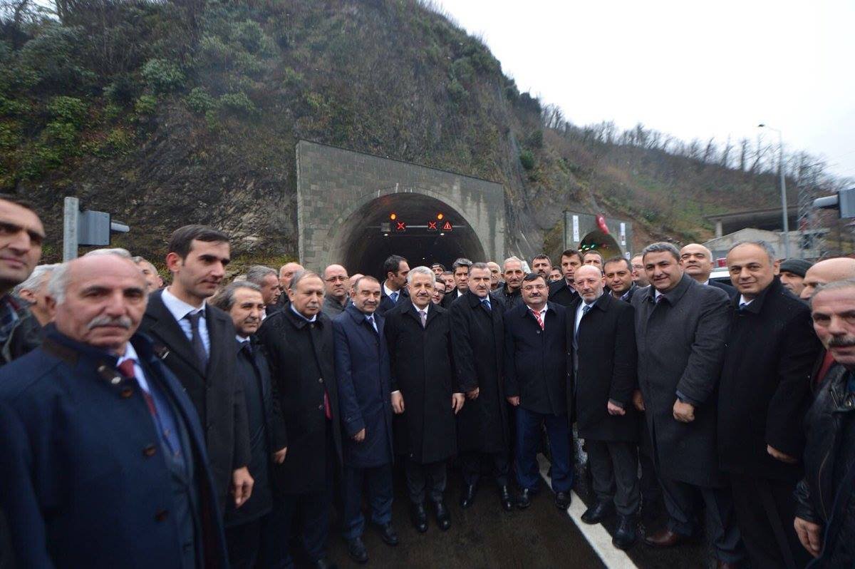 Bakan Arslan ve Bak Cankurtaran Tüneli'ni ulaşıma açtı