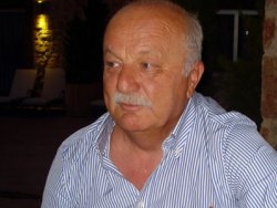 Şener'in yurt dışı yasağı kaldırıldı