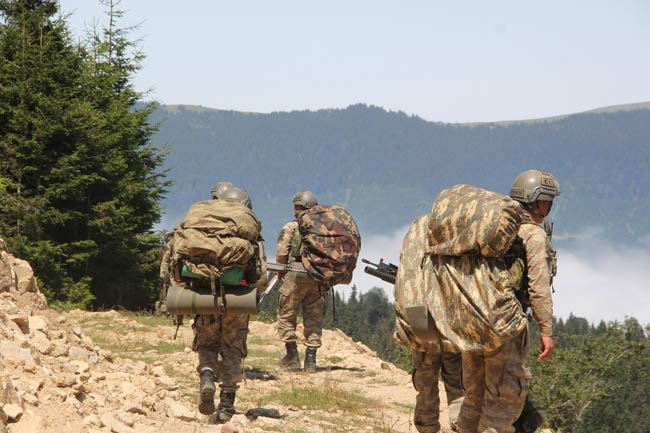 Gümüşhane'de çatışma kesildi, arama-tarama çalışmaları başlatıldı