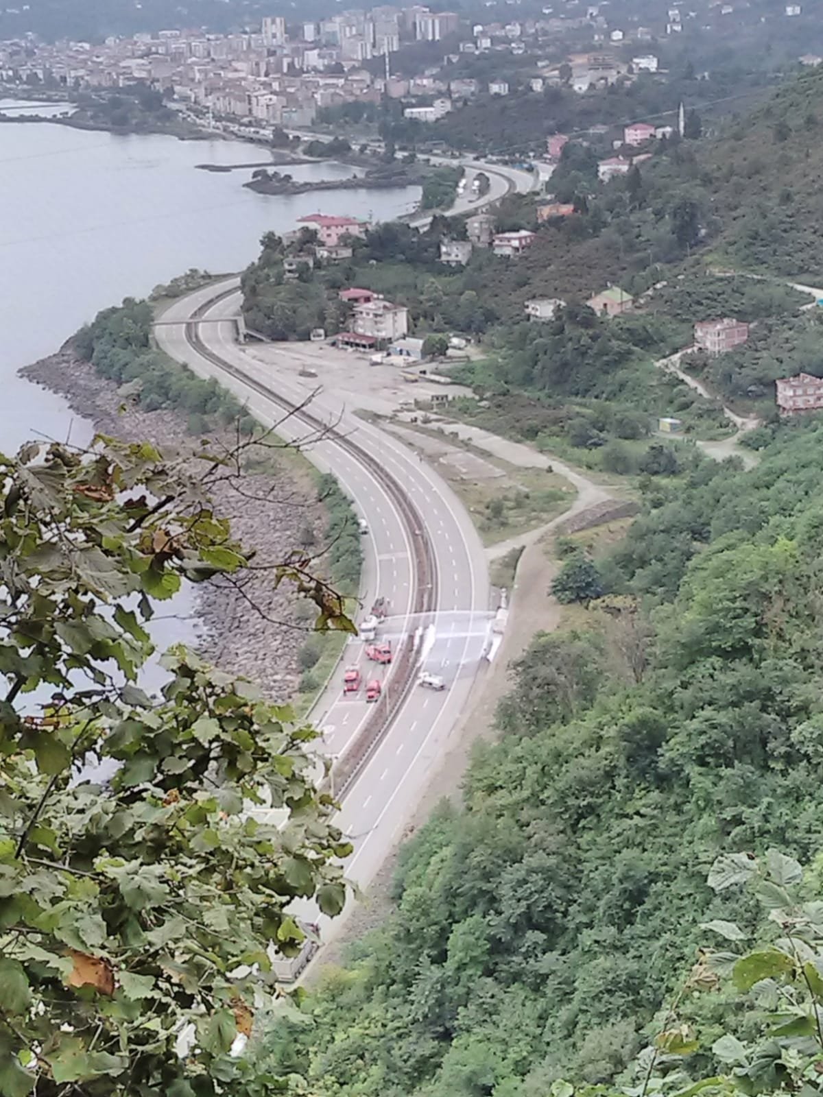 Karadeniz Sahil Yolu'nda LPG tankeri kaza yaptı
