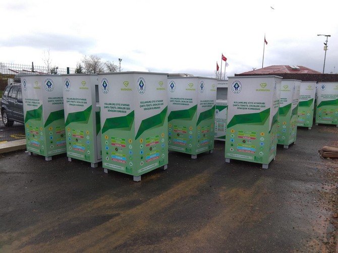 Rize’de 40 Noktaya Giysi Kumbarası Yerleştirildi
