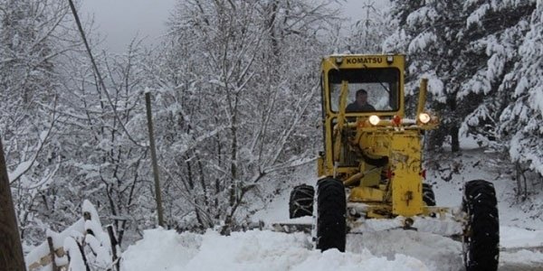Rize'de 122 Köy Yolu Ulaşıma Kapandı