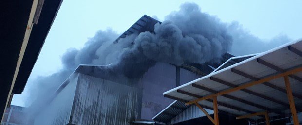 Rize'de çay fabrikasında yangın