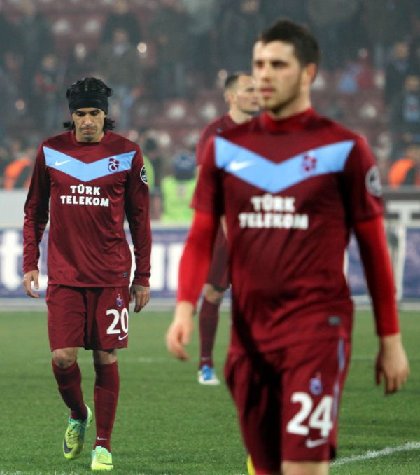 Trabzonspor kendi sahasında 3-0 kaybetti !