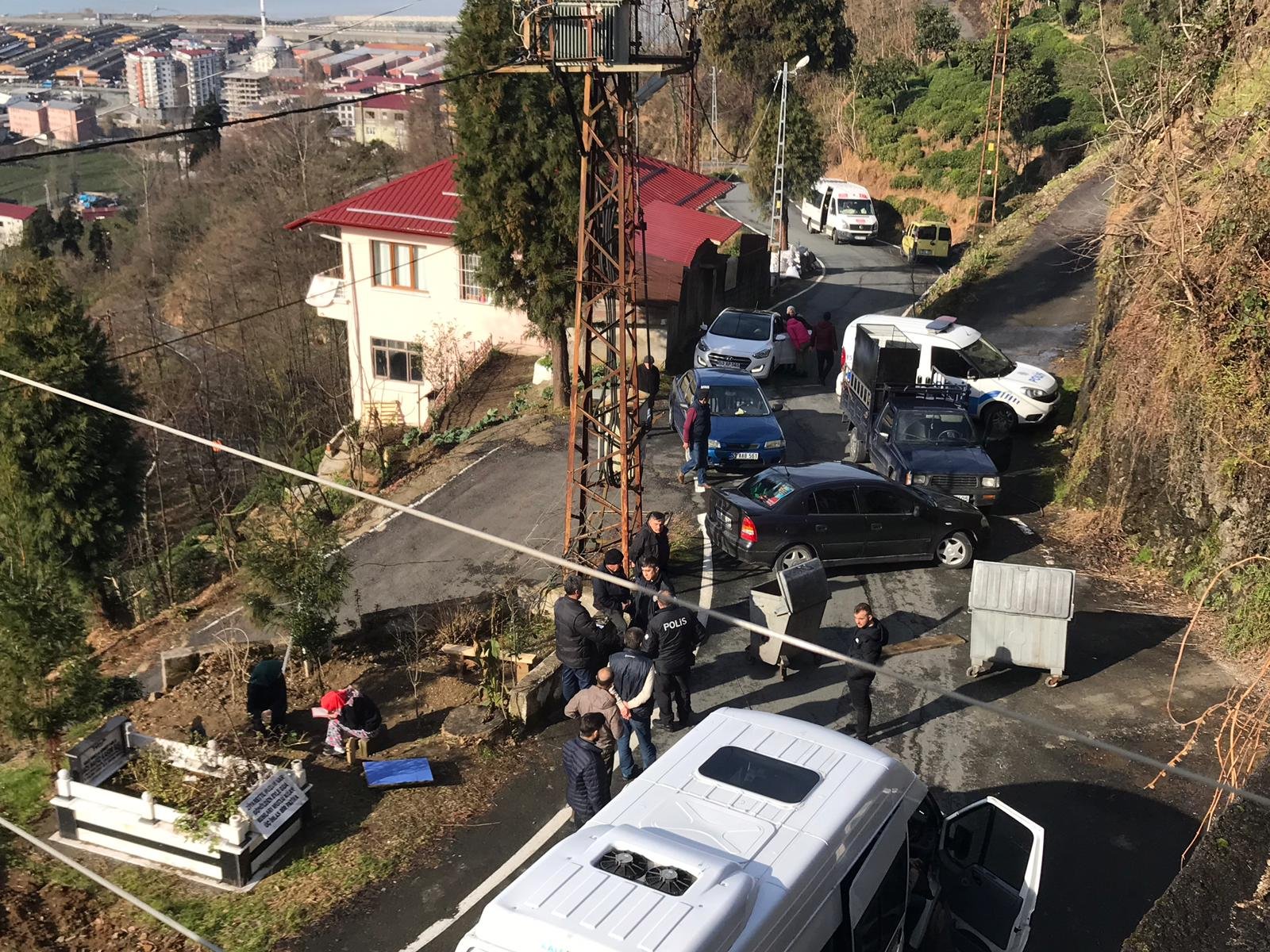 Rizede Mahalleye doğal gaz isteyen vatandaştan yol kesme eylemi