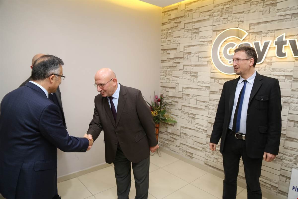 VALİ ÇEBER, BASIN-YAYIN KURULUŞLARINI ZİYARET ETTİ