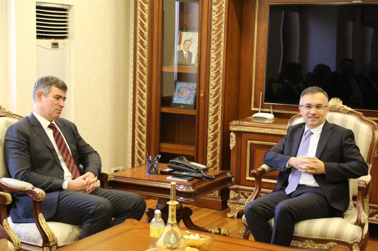 METİN FEYZİOĞLU’NDAN VALİ ÇEBER’E ZİYARET